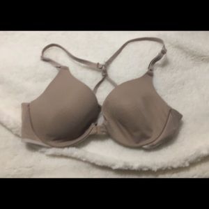 Warner’s front clasp bra
